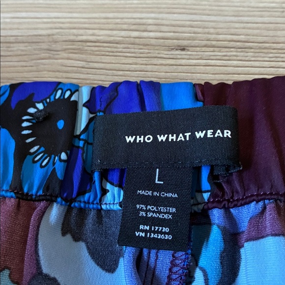 Who What Wear 2 Piece Set Button up & Joggers Blue multi Floral Size L NWT - Picture 9 of 16